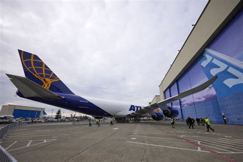 Boeing bids farewell to its final 747.